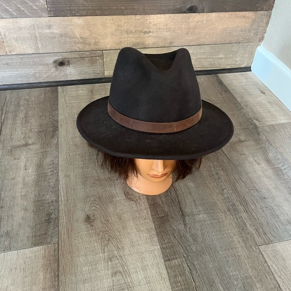 England designed, handmade, 100% wool flat brim hat - Picture 7 of 7